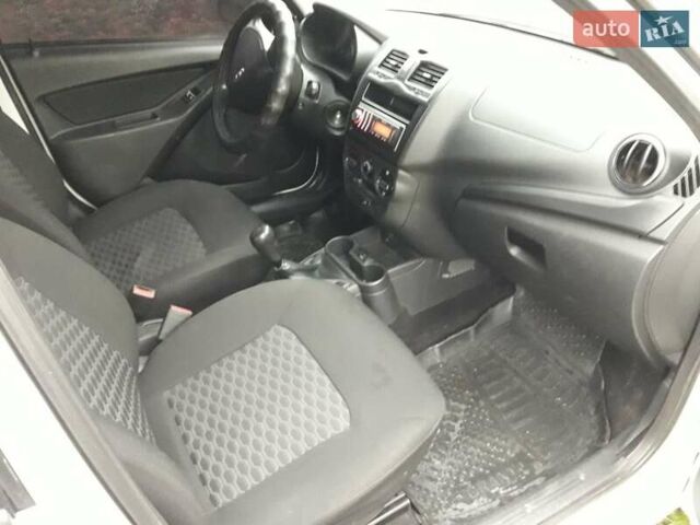 Белый ВАЗ 2190 Гранта, объемом двигателя 1.6 л и пробегом 202 тыс. км за 3650 $, фото 17 на Automoto.ua