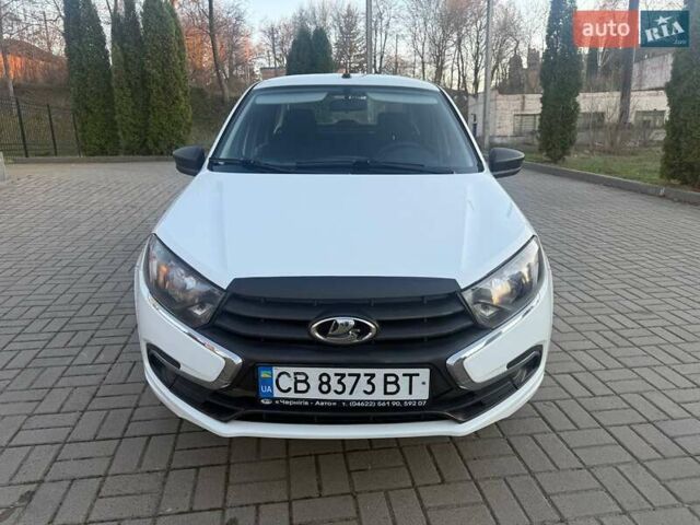 Белый ВАЗ 2190 Гранта, объемом двигателя 1.6 л и пробегом 191 тыс. км за 3500 $, фото 1 на Automoto.ua