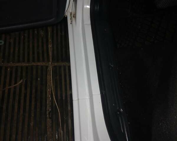 Білий ВАЗ 2190 Гранта, об'ємом двигуна 1.6 л та пробігом 13 тис. км за 7700 $, фото 14 на Automoto.ua