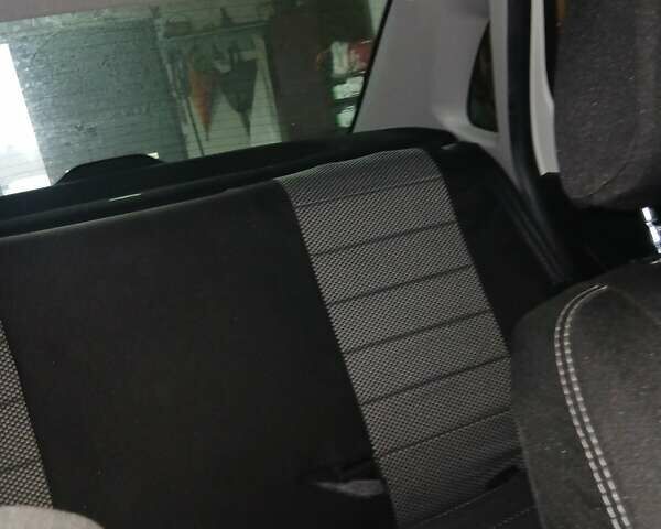 Білий ВАЗ 2190 Гранта, об'ємом двигуна 1.6 л та пробігом 13 тис. км за 7700 $, фото 19 на Automoto.ua