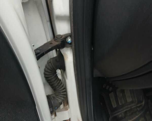 Білий ВАЗ 2190 Гранта, об'ємом двигуна 1.6 л та пробігом 13 тис. км за 7700 $, фото 29 на Automoto.ua