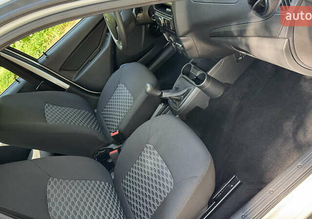 ВАЗ 2190 Гранта 2021 в Виннице на Automoto.ua Белый ВАЗ 2190 Гранта, объемом двигателя 1.6 л и пробегом 14 тыс. км за 6300 $, фото 25 на Automoto.ua