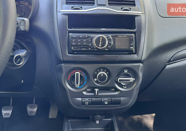 ВАЗ 2190 Гранта 2021 в Виннице на Automoto.ua Белый ВАЗ 2190 Гранта, объемом двигателя 1.6 л и пробегом 14 тыс. км за 6300 $, фото 32 на Automoto.ua