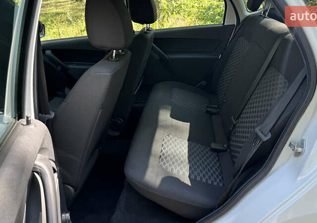 ВАЗ 2190 Гранта 2021 в Виннице на Automoto.ua Белый ВАЗ 2190 Гранта, объемом двигателя 1.6 л и пробегом 14 тыс. км за 6300 $, фото 15 на Automoto.ua