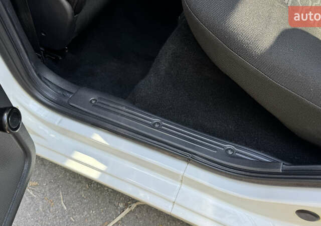 ВАЗ 2190 Гранта 2021 в Виннице на Automoto.ua Белый ВАЗ 2190 Гранта, объемом двигателя 1.6 л и пробегом 14 тыс. км за 6300 $, фото 13 на Automoto.ua