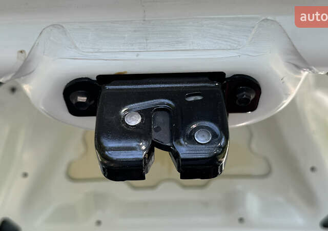 ВАЗ 2190 Гранта 2021 в Виннице на Automoto.ua Белый ВАЗ 2190 Гранта, объемом двигателя 1.6 л и пробегом 14 тыс. км за 6300 $, фото 53 на Automoto.ua