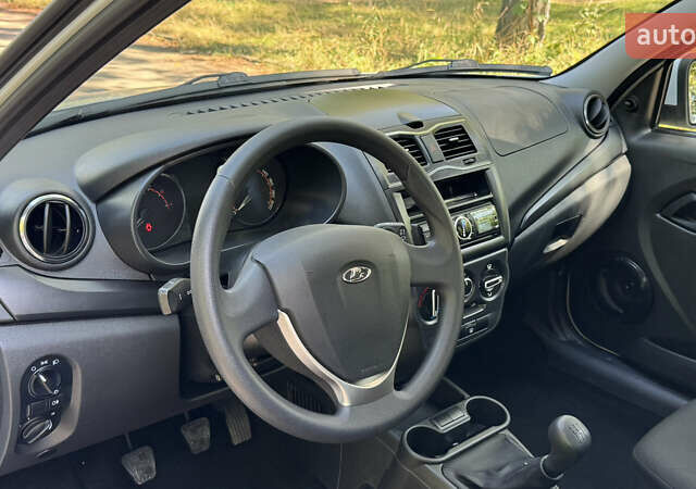 ВАЗ 2190 Гранта 2021 в Виннице на Automoto.ua Белый ВАЗ 2190 Гранта, объемом двигателя 1.6 л и пробегом 14 тыс. км за 6300 $, фото 17 на Automoto.ua