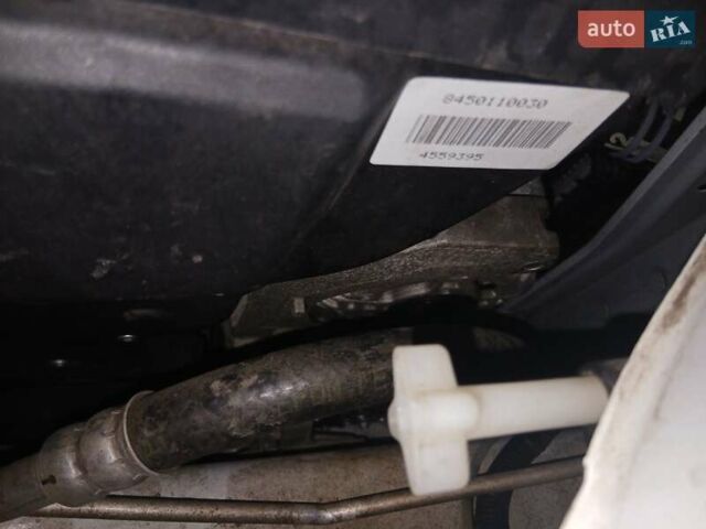 Білий ВАЗ 2190 Гранта, об'ємом двигуна 1.6 л та пробігом 13 тис. км за 7700 $, фото 5 на Automoto.ua