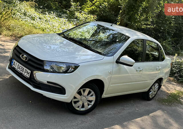 ВАЗ 2190 Гранта 2021 в Виннице на Automoto.ua Белый ВАЗ 2190 Гранта, объемом двигателя 1.6 л и пробегом 14 тыс. км за 6300 $, фото 48 на Automoto.ua
