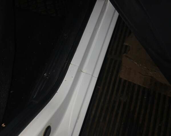 Білий ВАЗ 2190 Гранта, об'ємом двигуна 1.6 л та пробігом 13 тис. км за 7700 $, фото 15 на Automoto.ua