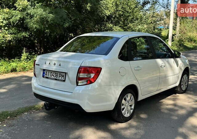 Белый ВАЗ 2190 Гранта, объемом двигателя 1.6 л и пробегом 14 тыс. км за 6800 $, фото 7 на Automoto.ua