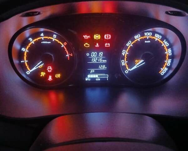 Білий ВАЗ 2190 Гранта, об'ємом двигуна 1.6 л та пробігом 13 тис. км за 7700 $, фото 35 на Automoto.ua