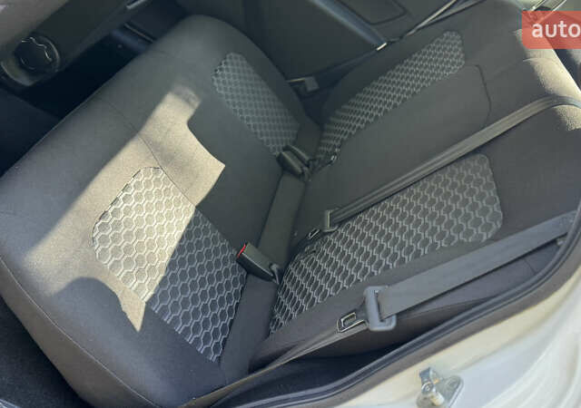 ВАЗ 2190 Гранта 2021 в Виннице на Automoto.ua Белый ВАЗ 2190 Гранта, объемом двигателя 1.6 л и пробегом 14 тыс. км за 6300 $, фото 12 на Automoto.ua