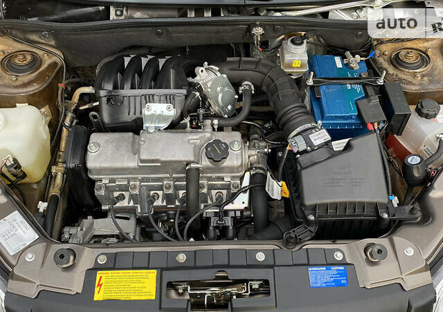 Бежевий ВАЗ 2190 Гранта, об'ємом двигуна 1.6 л та пробігом 39 тис. км за 5400 $, фото 51 на Automoto.ua