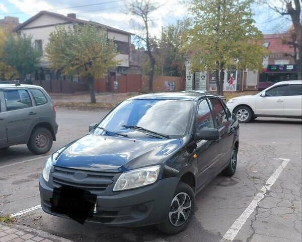 Черный ВАЗ 2190 Гранта, объемом двигателя 1.6 л и пробегом 174 тыс. км за 1800 $, фото 1 на Automoto.ua