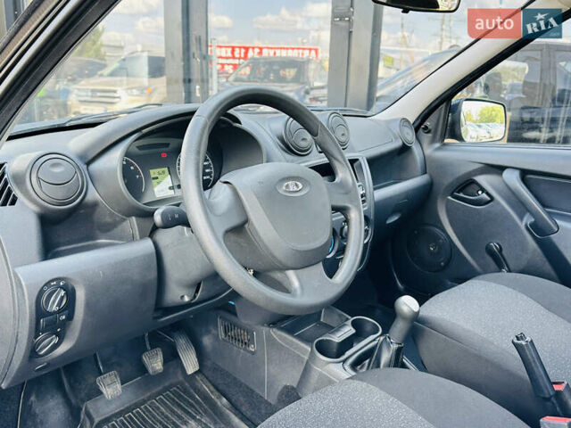 Черный ВАЗ 2190 Гранта, объемом двигателя 1.6 л и пробегом 75 тыс. км за 3700 $, фото 15 на Automoto.ua