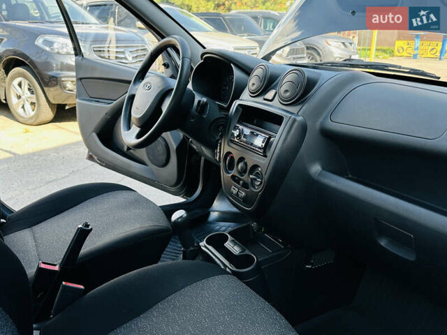 Черный ВАЗ 2190 Гранта, объемом двигателя 1.6 л и пробегом 75 тыс. км за 3700 $, фото 31 на Automoto.ua