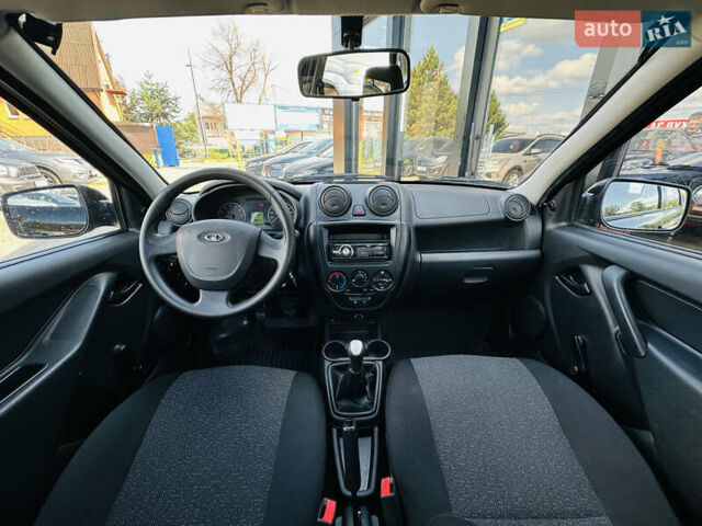 Черный ВАЗ 2190 Гранта, объемом двигателя 1.6 л и пробегом 75 тыс. км за 3700 $, фото 28 на Automoto.ua