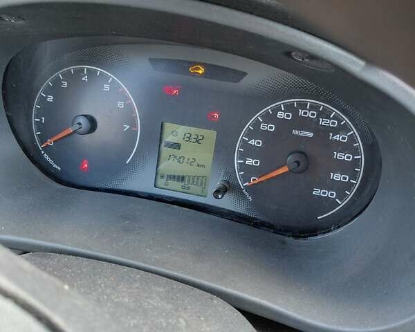 Чорний ВАЗ 2190 Гранта, об'ємом двигуна 1.6 л та пробігом 174 тис. км за 2400 $, фото 11 на Automoto.ua