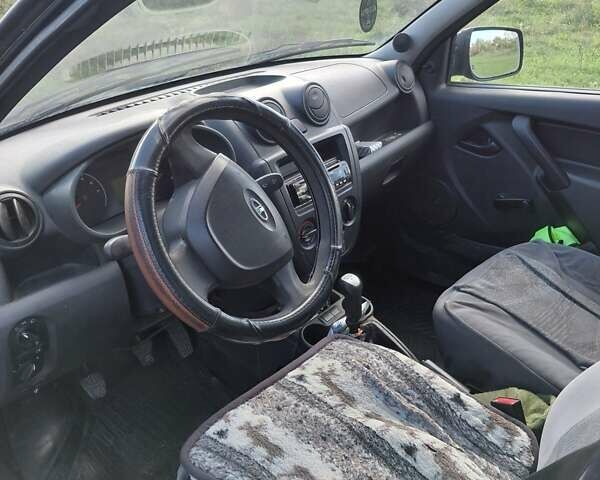 Чорний ВАЗ 2190 Гранта, об'ємом двигуна 1.6 л та пробігом 174 тис. км за 2400 $, фото 2 на Automoto.ua
