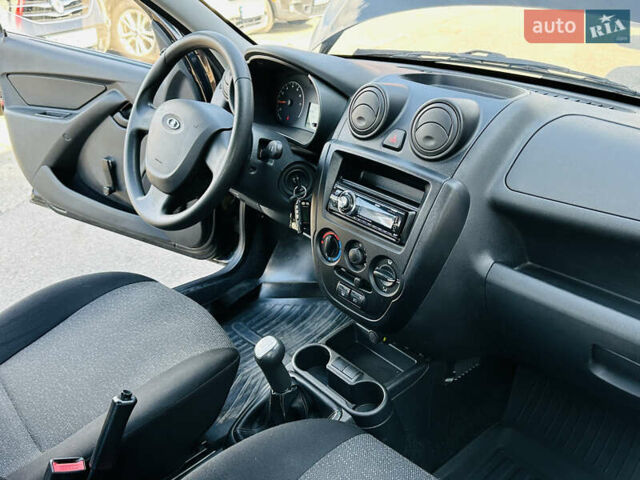 Черный ВАЗ 2190 Гранта, объемом двигателя 1.6 л и пробегом 75 тыс. км за 3700 $, фото 32 на Automoto.ua