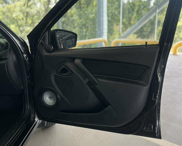 Черный ВАЗ 2190 Гранта, объемом двигателя 1.6 л и пробегом 39 тыс. км за 6500 $, фото 19 на Automoto.ua