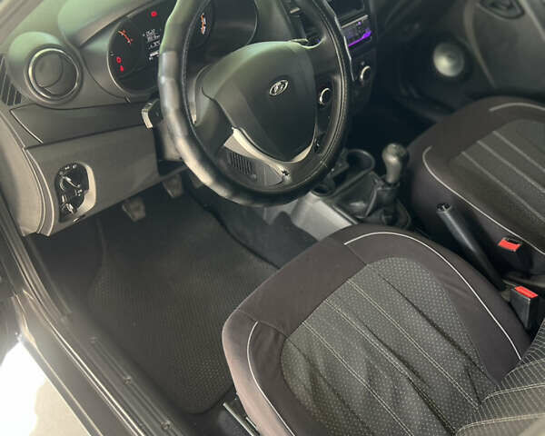 Черный ВАЗ 2190 Гранта, объемом двигателя 1.6 л и пробегом 39 тыс. км за 6500 $, фото 12 на Automoto.ua