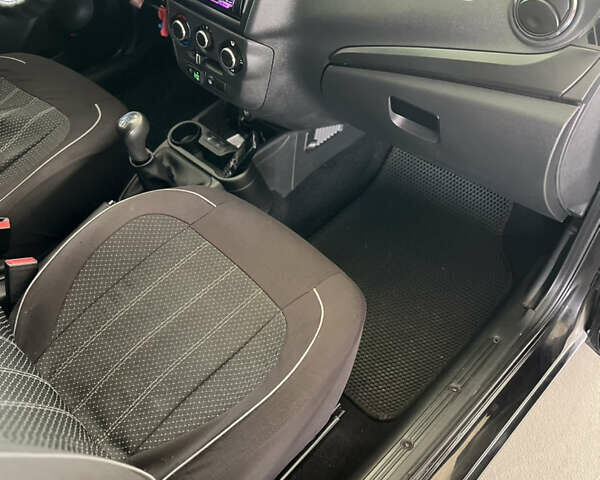 Черный ВАЗ 2190 Гранта, объемом двигателя 1.6 л и пробегом 39 тыс. км за 6500 $, фото 18 на Automoto.ua