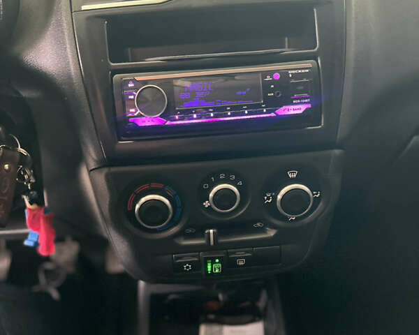 Черный ВАЗ 2190 Гранта, объемом двигателя 1.6 л и пробегом 39 тыс. км за 6500 $, фото 16 на Automoto.ua