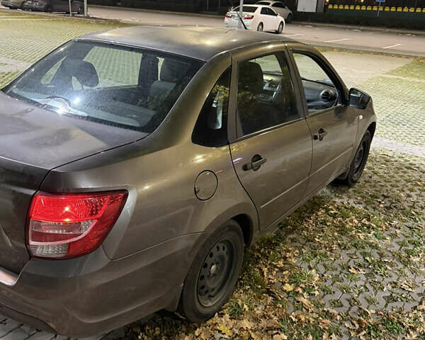 Коричневый ВАЗ 2190 Гранта, объемом двигателя 1.6 л и пробегом 32 тыс. км за 7100 $, фото 4 на Automoto.ua