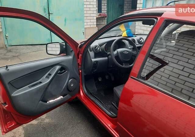 Червоний ВАЗ 2190 Гранта, об'ємом двигуна 1.6 л та пробігом 245 тис. км за 3100 $, фото 7 на Automoto.ua