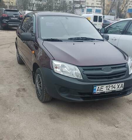 Красный ВАЗ 2190 Гранта, объемом двигателя 1.6 л и пробегом 148 тыс. км за 3200 $, фото 1 на Automoto.ua