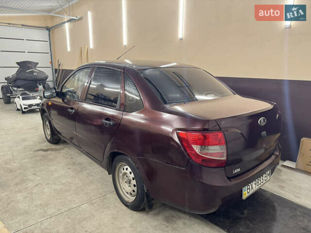 ВАЗ 2190 Гранта 2013 у Бердичеве на Automoto.ua Червоний ВАЗ 2190 Гранта, об'ємом двигуна 1.6 л та пробігом 290 тис. км за 1700 $, фото 4 на Automoto.ua