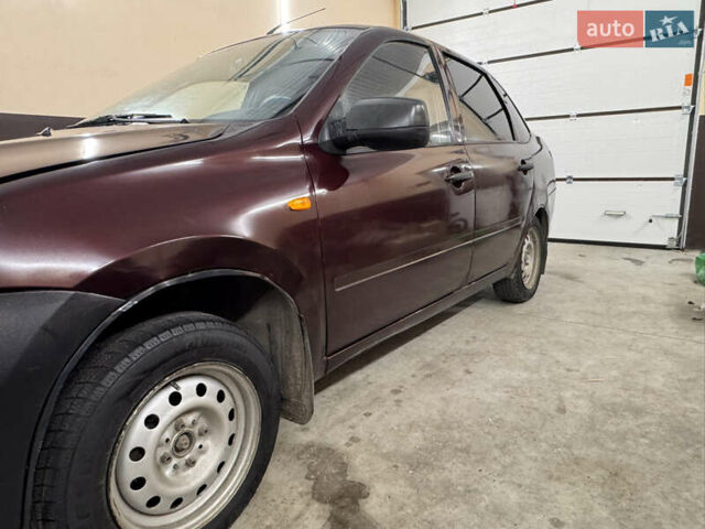 ВАЗ 2190 Гранта 2013 у Бердичеве на Automoto.ua Червоний ВАЗ 2190 Гранта, об'ємом двигуна 1.6 л та пробігом 290 тис. км за 1700 $, фото 10 на Automoto.ua