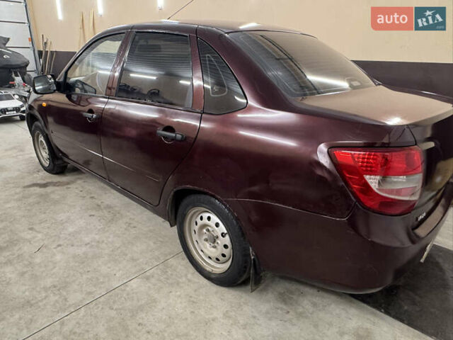 ВАЗ 2190 Гранта 2013 у Бердичеве на Automoto.ua Червоний ВАЗ 2190 Гранта, об'ємом двигуна 1.6 л та пробігом 290 тис. км за 1700 $, фото 11 на Automoto.ua