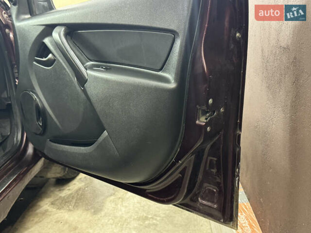 ВАЗ 2190 Гранта 2013 у Бердичеве на Automoto.ua Червоний ВАЗ 2190 Гранта, об'ємом двигуна 1.6 л та пробігом 290 тис. км за 1700 $, фото 25 на Automoto.ua