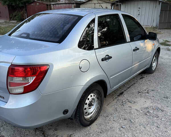 ВАЗ 2190 Гранта, объемом двигателя 1.6 л и пробегом 133 тыс. км за 2900 $, фото 1 на Automoto.ua