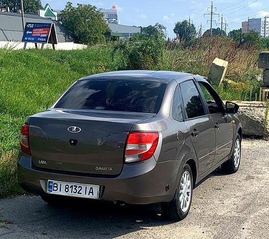 ВАЗ 2190 Гранта, об'ємом двигуна 1.6 л та пробігом 158 тис. км за 3700 $, фото 3 на Automoto.ua