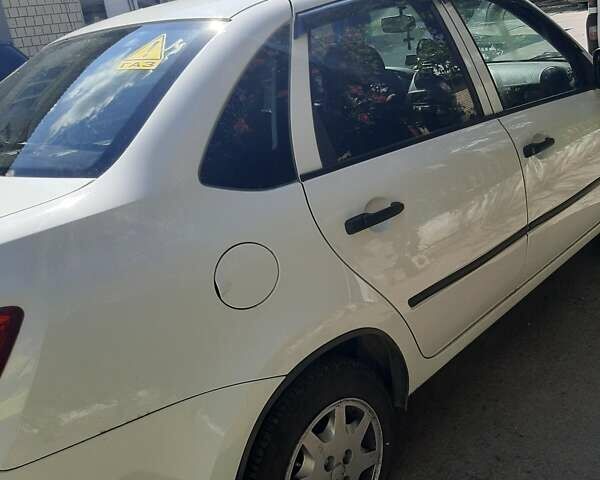 ВАЗ 2190 Гранта, объемом двигателя 1.6 л и пробегом 147 тыс. км за 3750 $, фото 4 на Automoto.ua