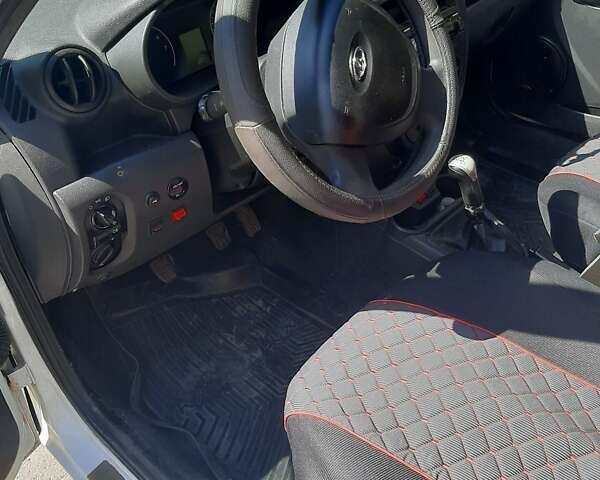 ВАЗ 2190 Гранта, объемом двигателя 1.6 л и пробегом 147 тыс. км за 3750 $, фото 6 на Automoto.ua