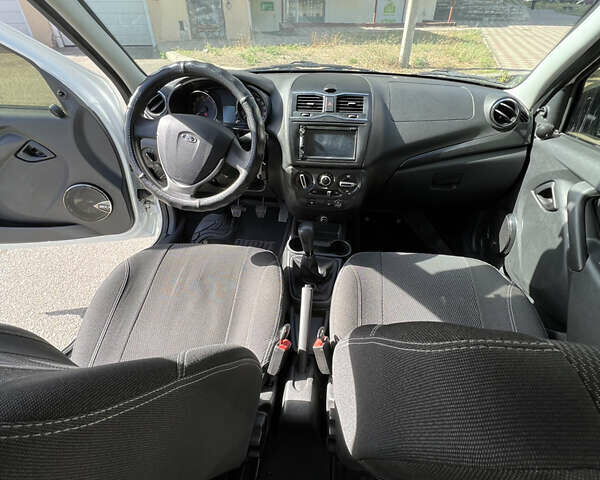 ВАЗ 2190 Гранта, об'ємом двигуна 1.6 л та пробігом 42 тис. км за 6800 $, фото 4 на Automoto.ua
