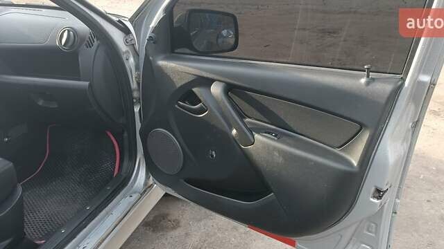 Сірий ВАЗ 2190 Гранта, об'ємом двигуна 1.6 л та пробігом 180 тис. км за 2000 $, фото 2 на Automoto.ua