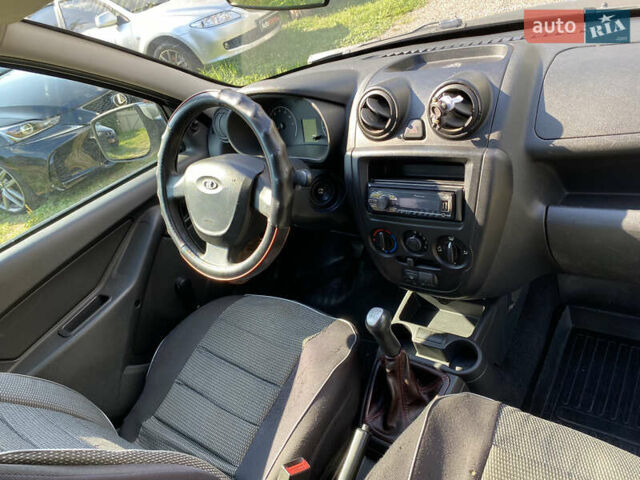 Серый ВАЗ 2190 Гранта, объемом двигателя 1.6 л и пробегом 165 тыс. км за 1988 $, фото 12 на Automoto.ua