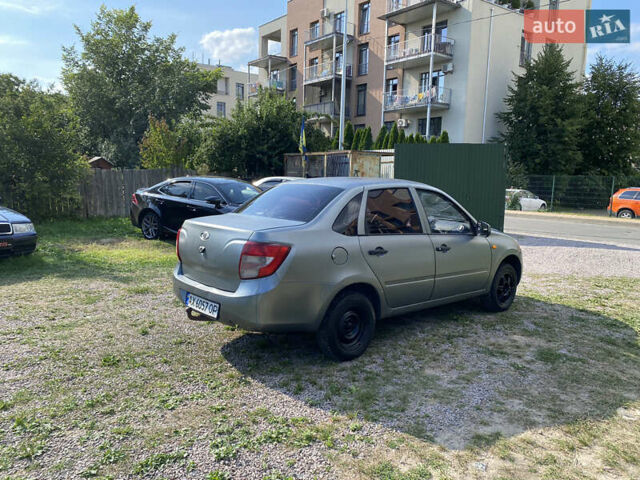 Серый ВАЗ 2190 Гранта, объемом двигателя 1.6 л и пробегом 165 тыс. км за 1988 $, фото 2 на Automoto.ua