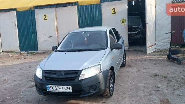 Сірий ВАЗ 2190 Гранта, об'ємом двигуна 1.6 л та пробігом 180 тис. км за 2000 $, фото 10 на Automoto.ua