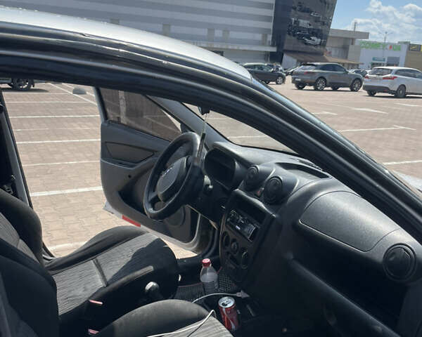 Сірий ВАЗ 2190 Гранта, об'ємом двигуна 1.6 л та пробігом 180 тис. км за 2199 $, фото 14 на Automoto.ua