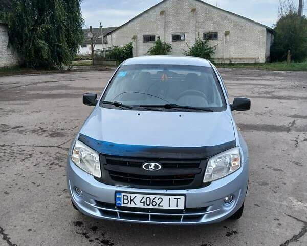 Сірий ВАЗ 2190 Гранта, об'ємом двигуна 1.6 л та пробігом 127 тис. км за 2500 $, фото 4 на Automoto.ua