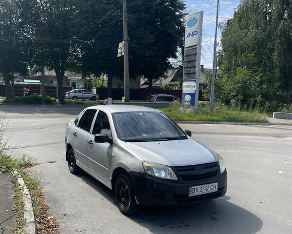 Сірий ВАЗ 2190 Гранта, об'ємом двигуна 1.6 л та пробігом 180 тис. км за 2199 $, фото 1 на Automoto.ua