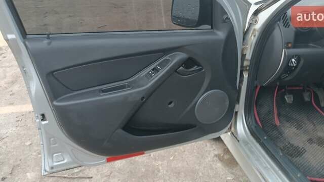 Сірий ВАЗ 2190 Гранта, об'ємом двигуна 1.6 л та пробігом 180 тис. км за 2000 $, фото 3 на Automoto.ua