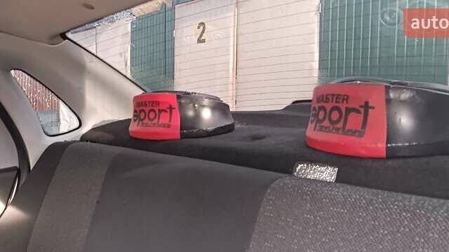 Сірий ВАЗ 2190 Гранта, об'ємом двигуна 1.6 л та пробігом 180 тис. км за 2000 $, фото 4 на Automoto.ua